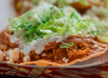 Tostada de Tinga — La Tingeria