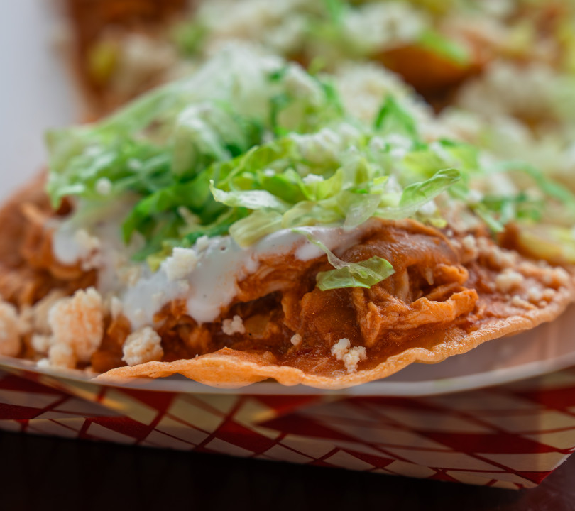 Tostada de Tinga — La Tingeria